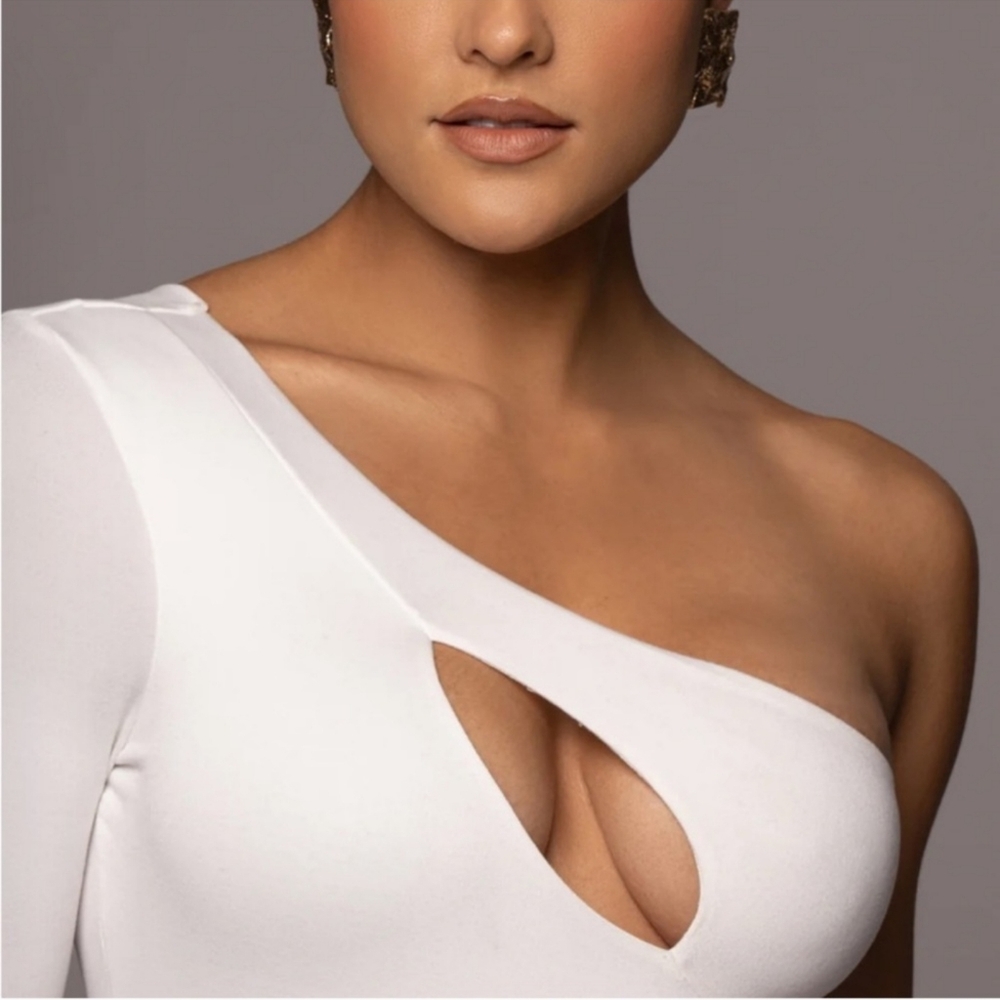 Jluxlabel Darla Keyhole Bodysuit